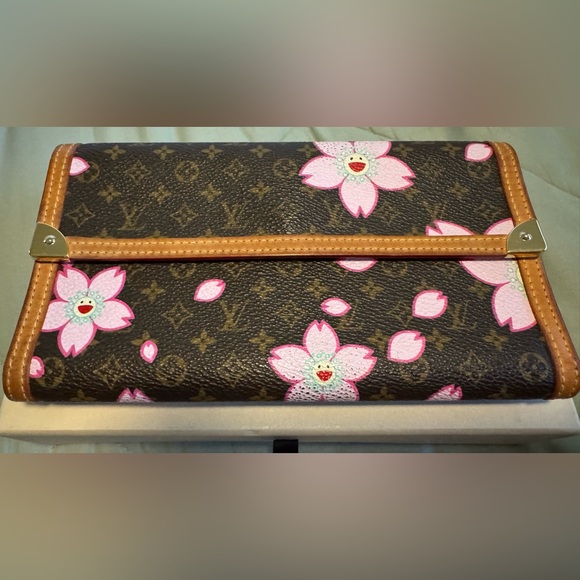Limited Edition Louis Vuitton x Murakami Cherry Blossom Continental Wallet - Picture 2 of 8